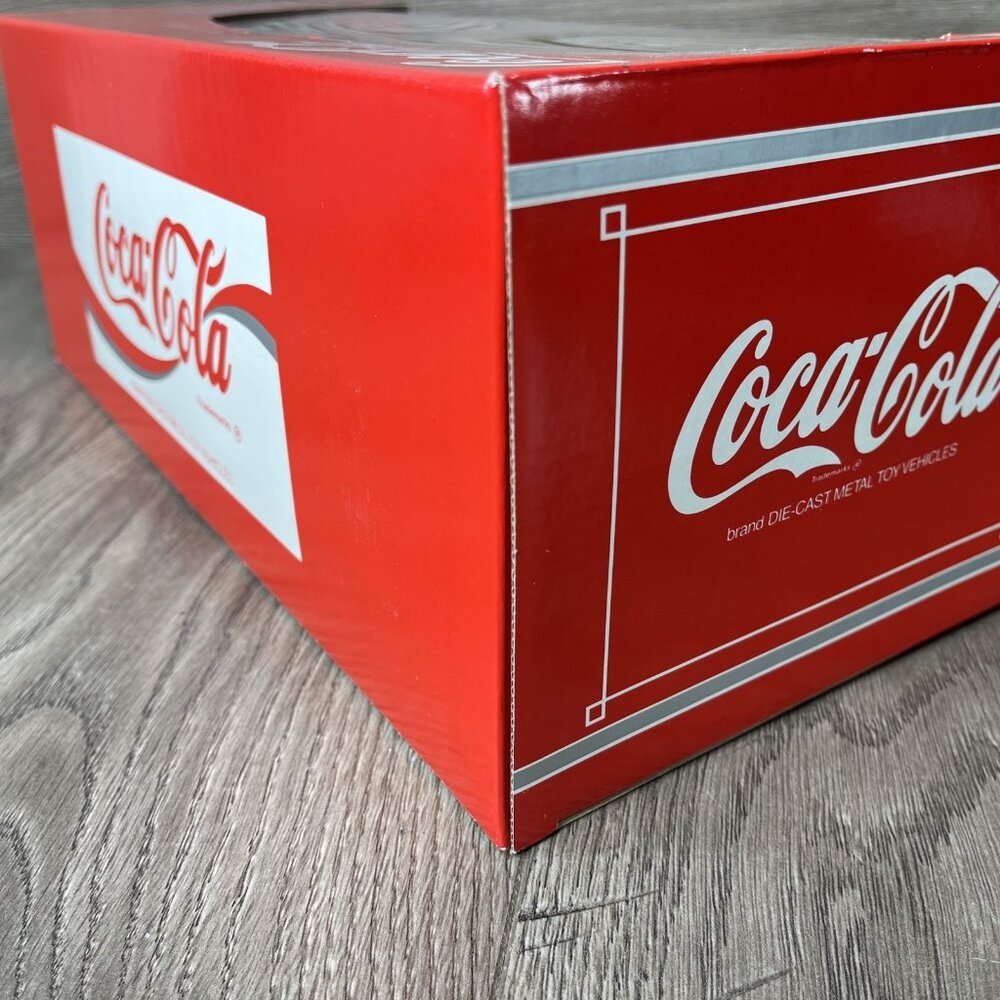Hartoy Coca Cola 1936 Ford Delivery Truck 1:18 Scale Solido - 1979 - Picture 10 of 14